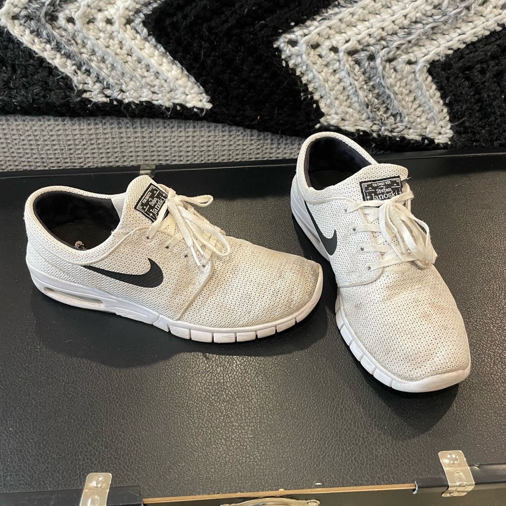 Nike SB Stefan Jenoski Max Skate Shoe B-121